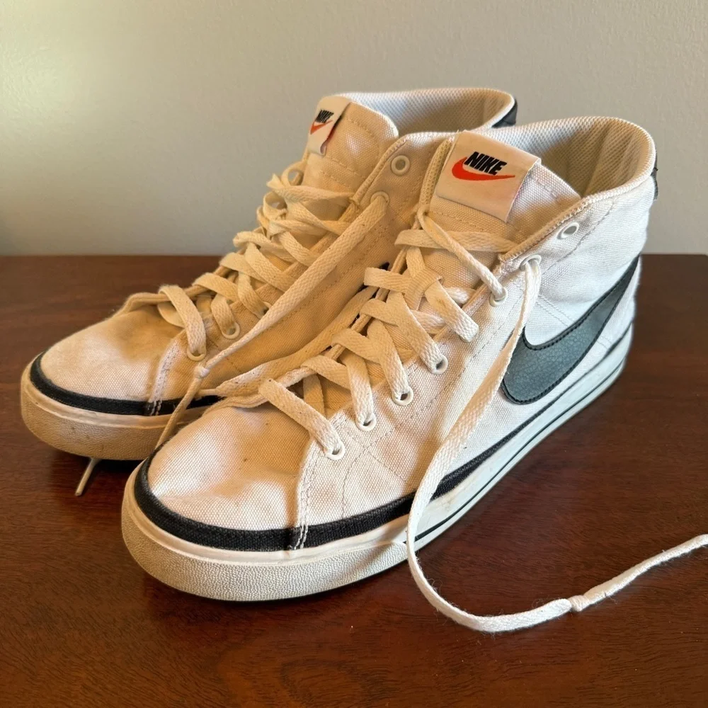 Nike Blazer Mid ’77 High Top Sneakers Men’s Size 10